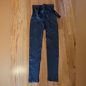 NWT Belly Bandit Matetnity Leggings, Steel, S